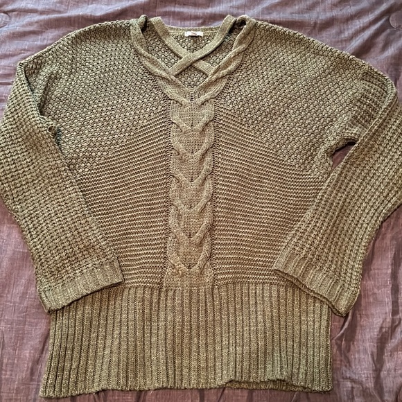 Green sweater - Picture 1 of 1